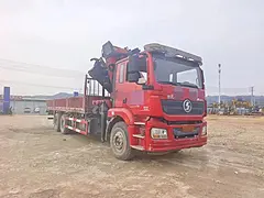 精品后八轮配三一28吨折臂