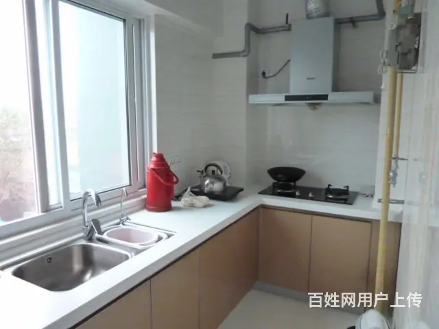 一年起租房费一年交清 - 图片 1