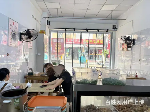 兴华苑商业街菜市场入口旺铺小吃店转让，行业不限 - 图片 1