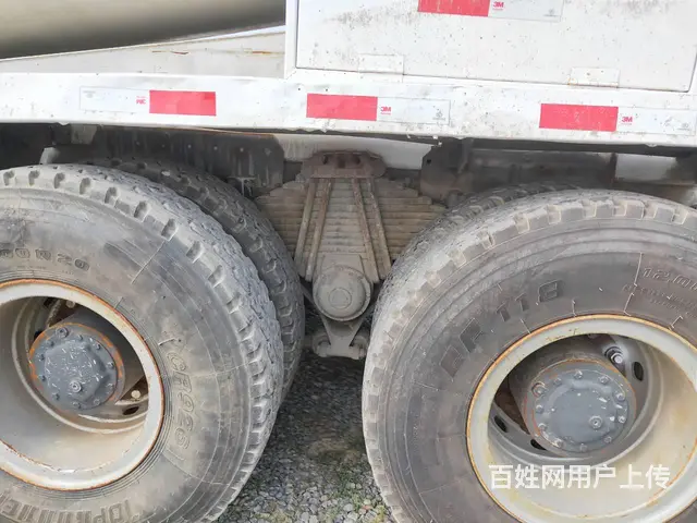 ​豪沃前四后八搅拌车 大16方380马力 国五排放 - 图片 6