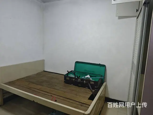 上高交通路三楼两室家具家电全配水电天然气独立急租5千5 - 图片 5