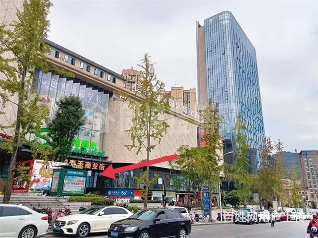 【同城搜铺网】西外仁和春天商业街50平美容化妆品店转让 - 图片 5