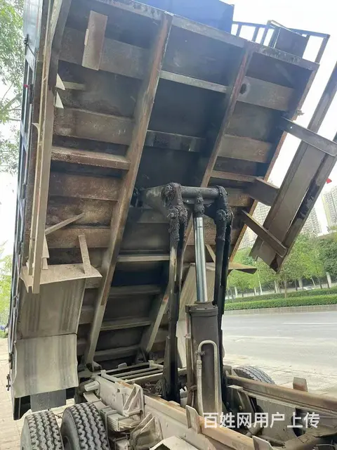 低价出售15年12月重汽王牌自卸车 原版原漆 - 图片 5
