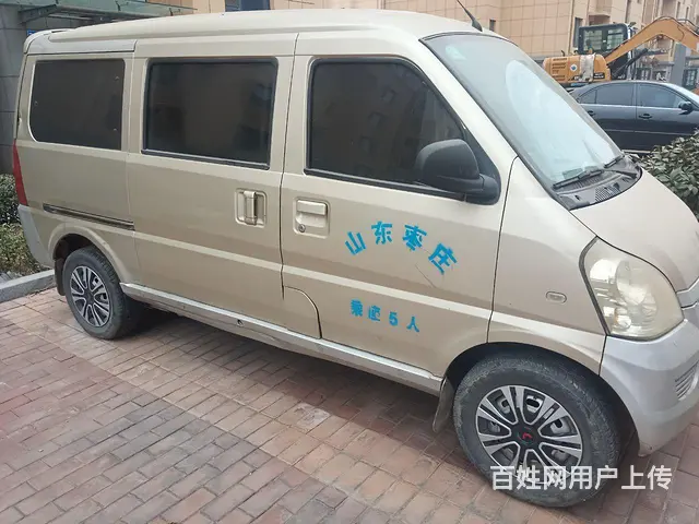 5座五菱荣光 - 图片 1