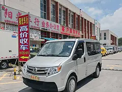 东风 御风 2020款 2.3T 手动 经济型物流车短轴低顶