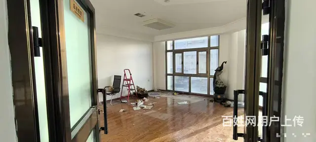 （都市信息）市民中心侧对面靠十字红绿灯好地段门面出租 - 图片 3
