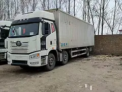 前四后四二手解放9.6米厢式货车 国五 280马力