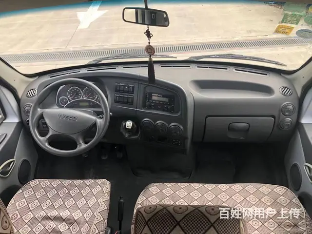 依维柯长轴高顶6坐国5排放支持分期包过户 - 图片 4