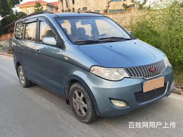 五菱宏光7座面包车 - 图片 3