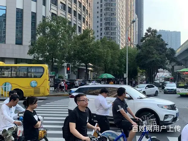 火车站商圈旺铺  适合餐饮 饮品 烘焙 小吃等 - 图片 10