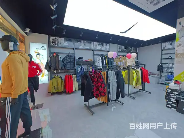 （易转介绍）义乌客流量多精装修服装店转让 - 图片 3