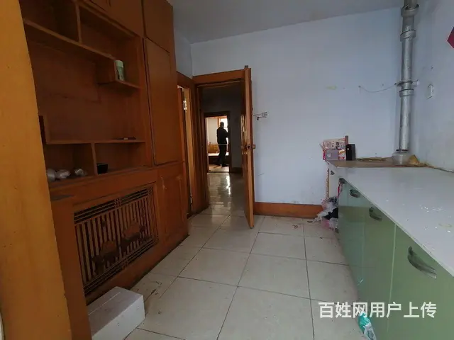 超级便宜新华小学附近四楼77.6平两室一厅双阳格局简单装修 - 图片 4