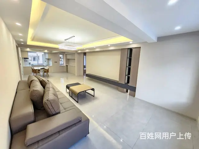 新玛特 容大商城步梯4楼 平台上的2楼 南北等宽 0首付 - 图片 1