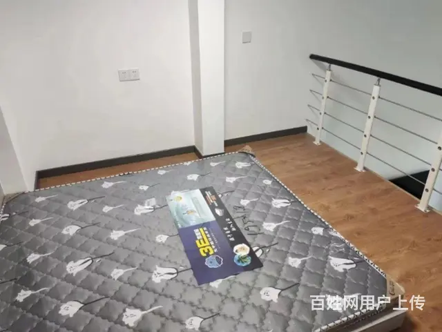中心医院附近，东方银座7楼70平1室1厅，包取暖物业电梯，精 - 图片 4