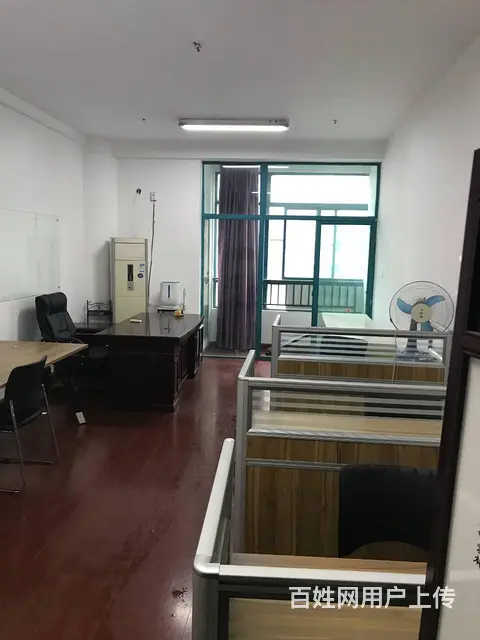 地铁房府琛大厦(新北) 商住两用1厅--朝南 中等装修 - 图片 2