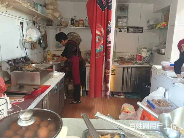 （51旺铺推荐）解放路步行街15平小吃店转让 - 图片 6