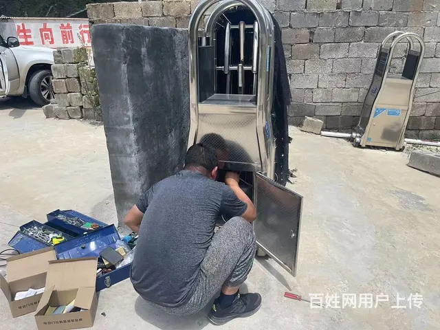 昆明电动伸缩门维修电话 - 图片 1