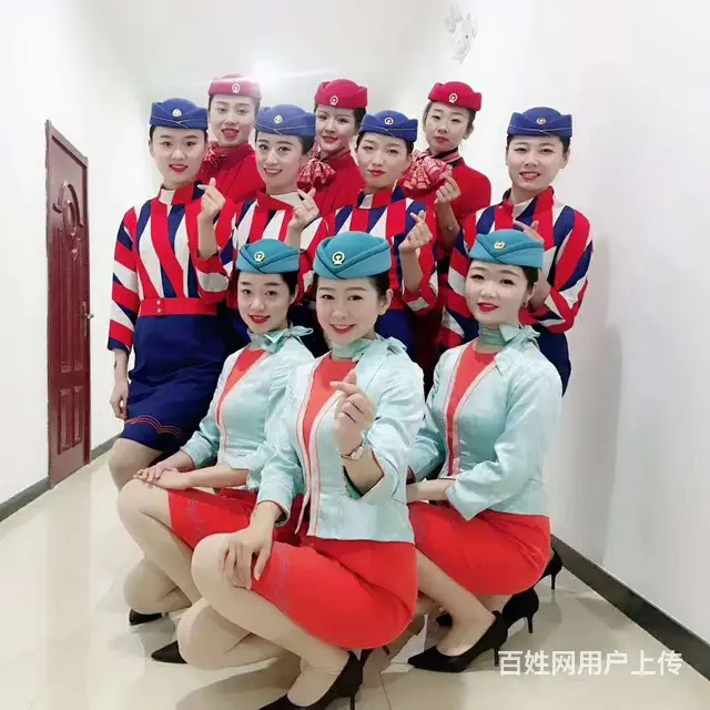 A列车乘务员 - 图片 1
