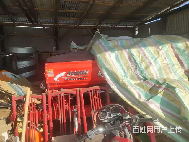24年四龙勃锦悍马播种机干完活就在库里了 - 图片 1