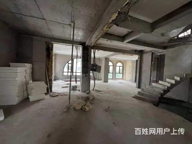 溪岸艺墅 土建地暖窗户已更换 780平 车库三台位 - 图片 6