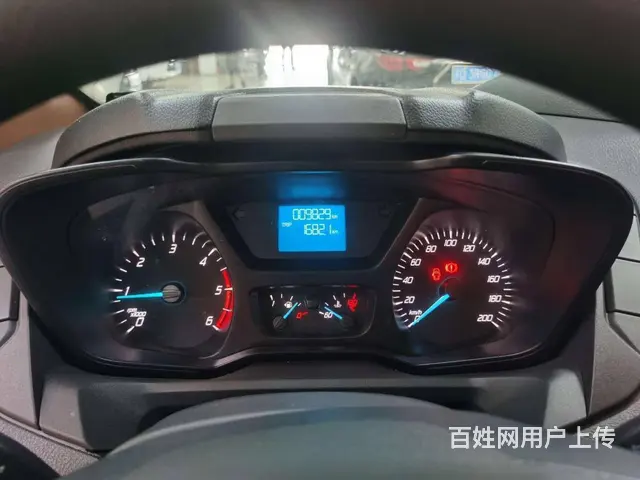 上牌4个月福特全顺，2.0T柴油商用车，6座，行驶 - 图片 2
