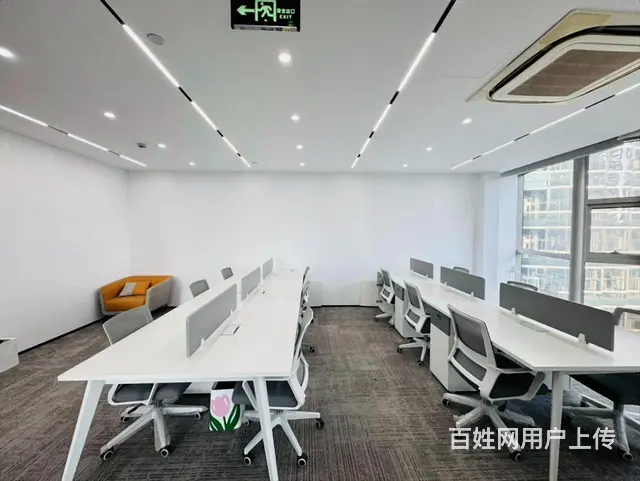核心商圈里，地铁旁精装办公室出租，带家具3加1格局，可看视频 - 图片 1