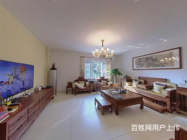 香洲区府旁 纯别墅区 荣泰山庄 带私家花园 4房精装修 - 图片 1