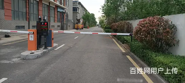 专业生产手动卷帘门，抗风卷帘门，电动车库门，伸缩门 - 图片 4