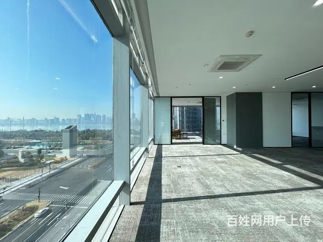 深蓝国际，一线江景，采光通透，精装拎包，接待大气，条件好谈！ - 图片 4