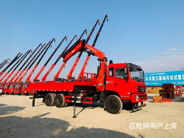 270马力后八轮配15吨折臂随车吊分期付款价格 - 图片 1