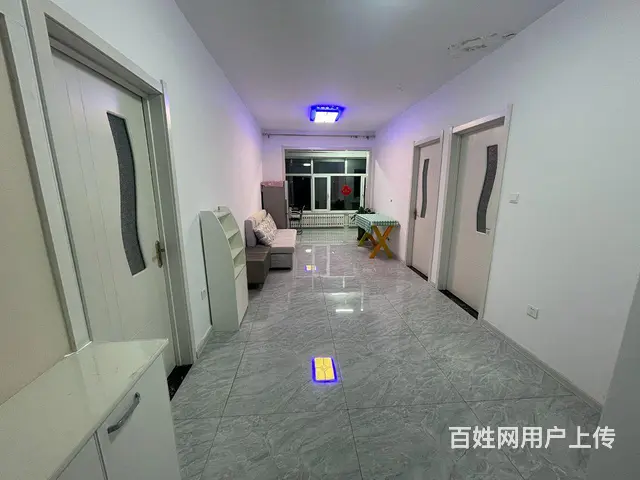 鹤岗市一中学府上苑高层出租 - 图片 1