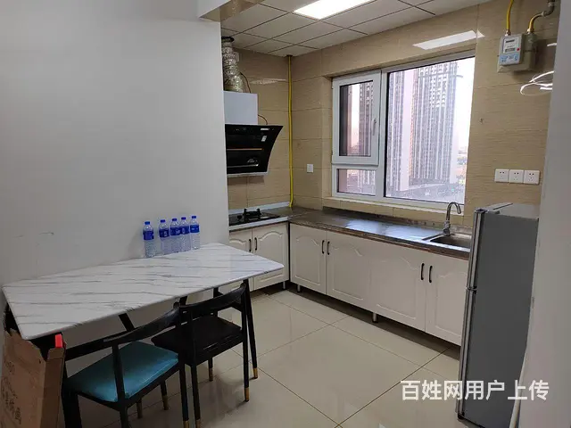 阳光房出租 - 图片 1