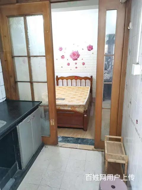 【搞定了！】南坑花园单身公寓出租，楼梯5楼，部分家私电器，独 - 图片 3
