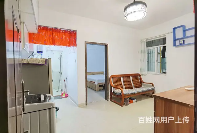 拱北关口都市广场电梯一房一厅出租，租价2000。近关口 - 图片 1