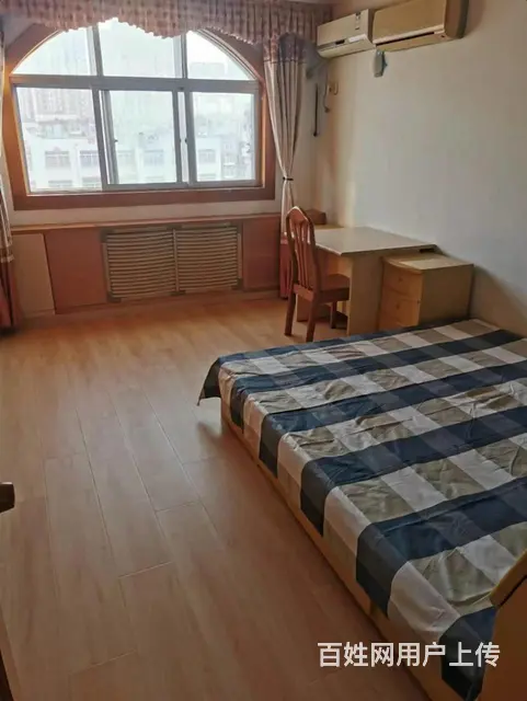 芝罘湾广场华茂小区附近三室一厅1200 - 图片 4