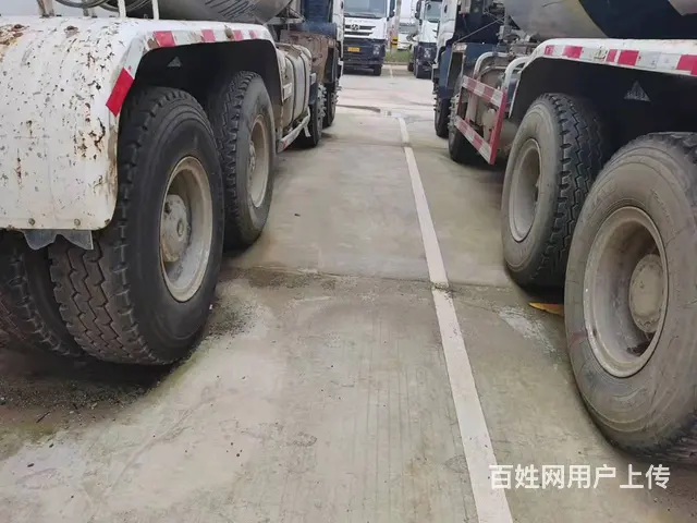 刚到一批欧曼前四后八水泥罐车375马力 - 图片 5