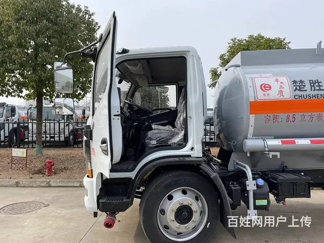 国六东风福瑞卡8吨加油车楚胜8.5方油罐车多少钱 - 图片 6