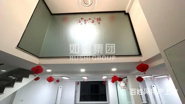 写字楼出租双开玻璃门镂空设计精装办公店在楼下星光耀泰禾广场 - 图片 1