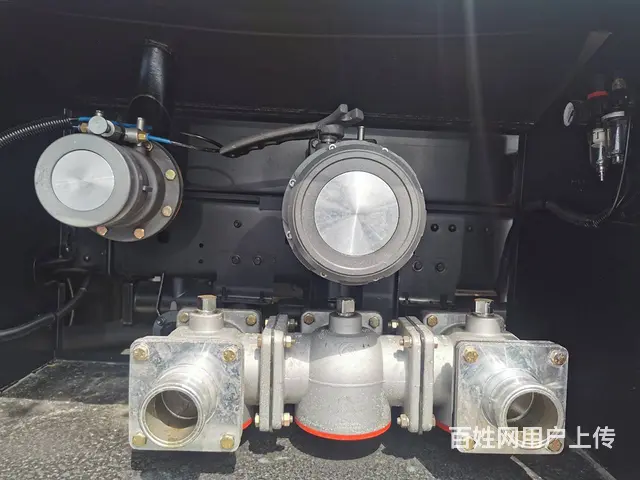 国六东风福瑞卡8吨加油车，厂家大甩卖 - 图片 9