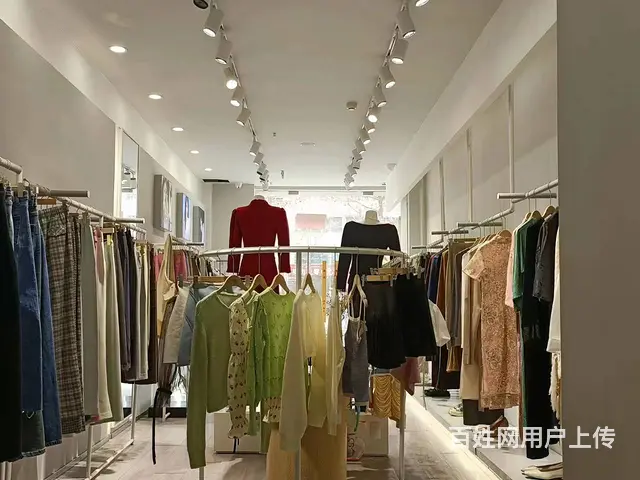 B个人一左岸明珠服装店转让，可空转 - 图片 4
