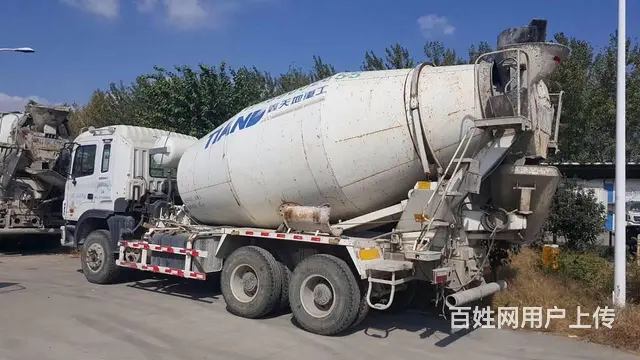 豪沃13年6月份车，前2后八搅拌罐，12方，车况好 - 图片 5