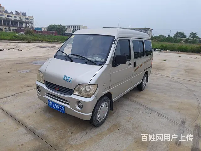 自己使用板正的一辆五菱之光面包车， - 图片 1