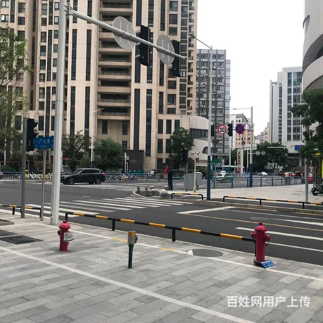 挑高六米，小区主门口五折出售 原价3.3万现价1.5万每平 - 图片 11