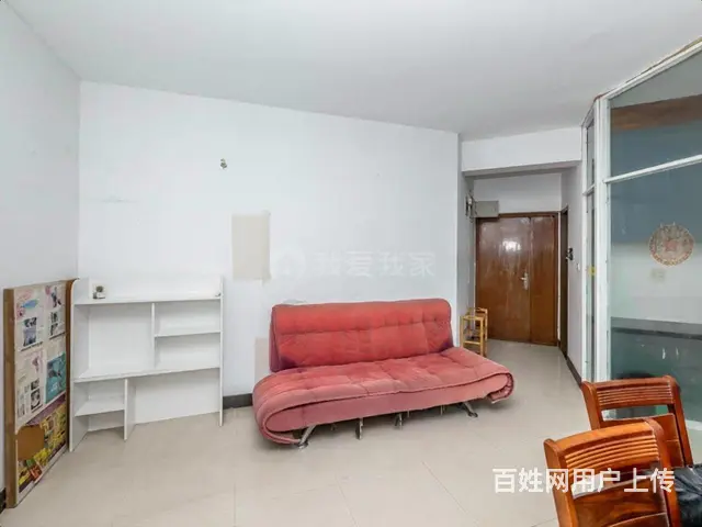临江花园高层江景房，两居室，装修简单楼层高 - 图片 1
