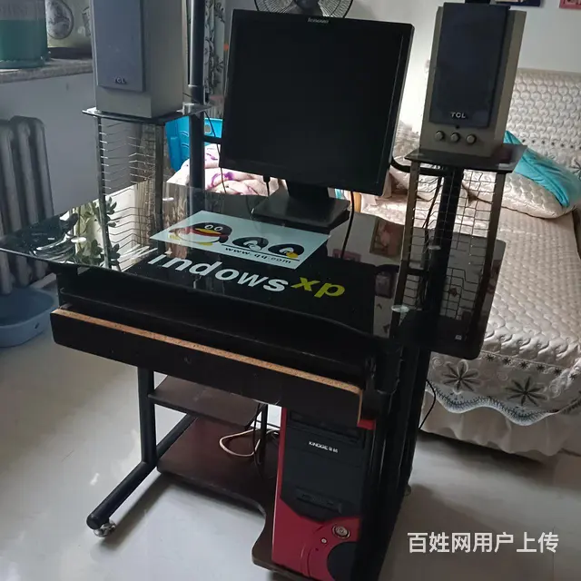 电脑桌 - 图片