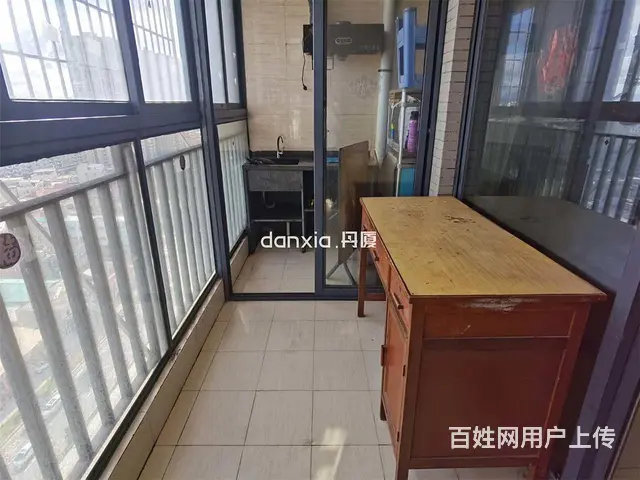 紧邻海沧 圣.地亚哥 单间出租 高层大阳台 已做玻璃窗 - 图片 5