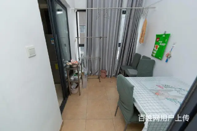 70年产权住宅，通天然气，带阳台（租可以养贷）可以拎包入住。 - 图片 5