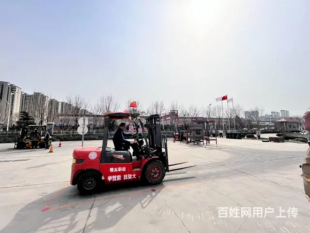 铲车培训电焊培训电工培训学挖掘机电焊工培训学钩机培 - 图片 1
