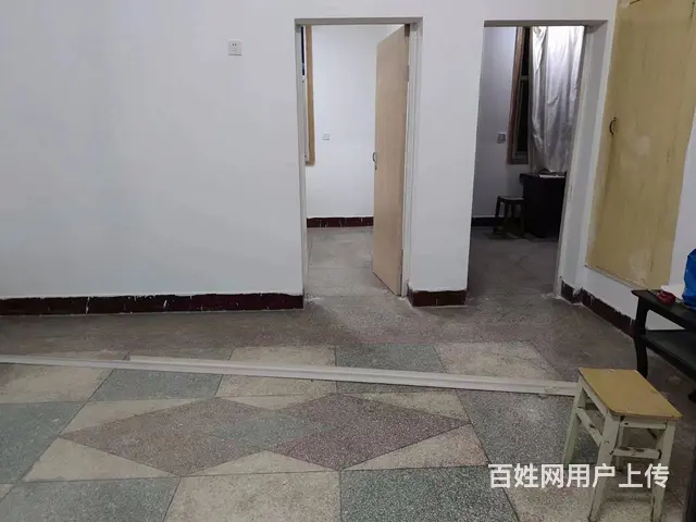 上高街心四楼标准三房无暗间厨房和卫生间重新装修过院内好停车 - 图片 8