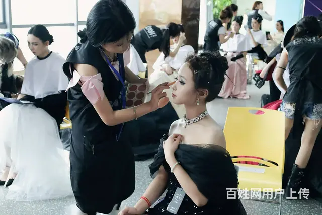 广州学化妆，到百美汇学校，专业全面靠谱无隐形消费 - 图片 1